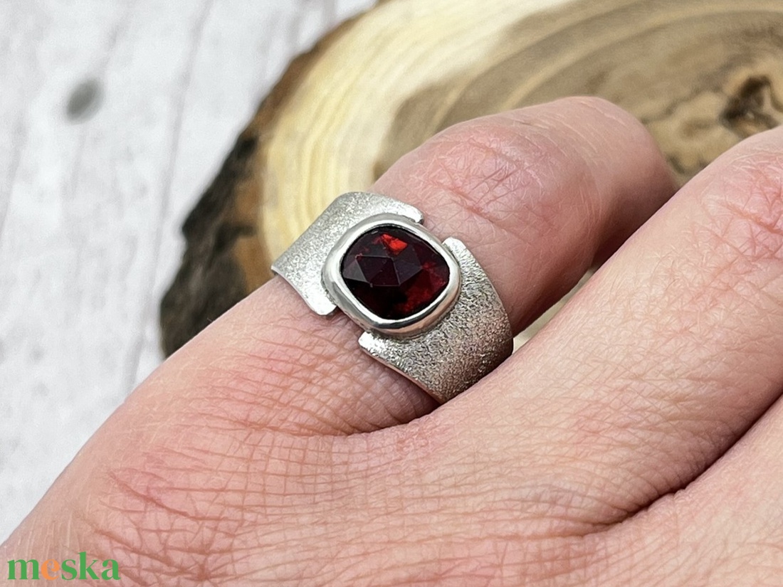 Gránát ezüst gyűrű  - ékszer - gyűrű - szoliter gyűrű - Meska.hu
