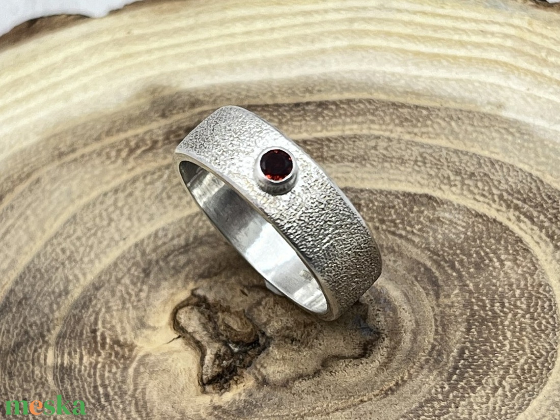 Gránát ezüst gyűrű  - ékszer - gyűrű - szoliter gyűrű - Meska.hu