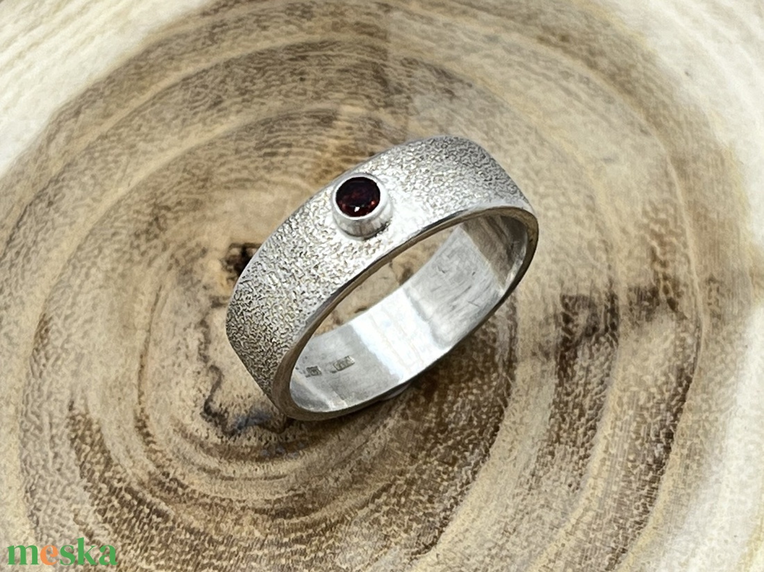 Gránát ezüst gyűrű  - ékszer - gyűrű - szoliter gyűrű - Meska.hu