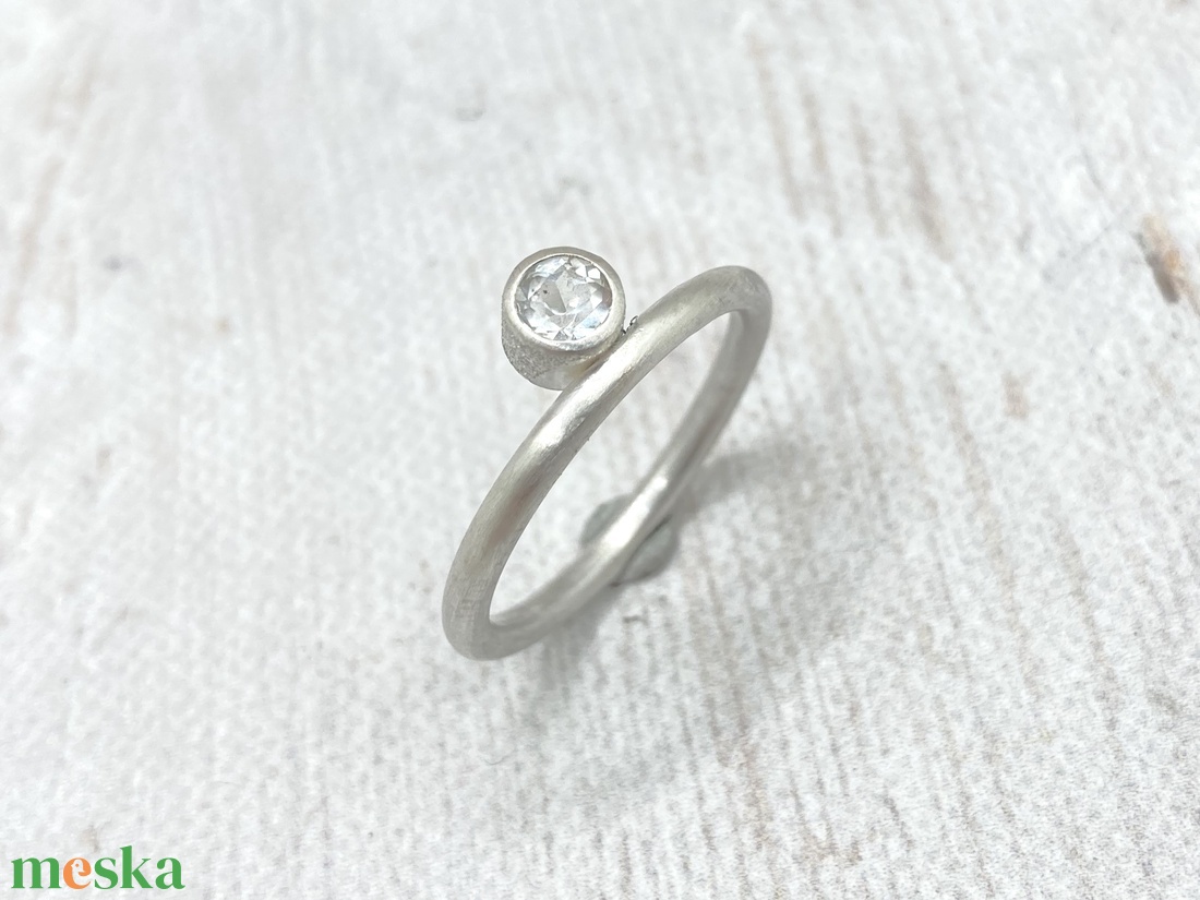 Ezüst gyűrű topázzal - ékszer - gyűrű - szoliter gyűrű - Meska.hu