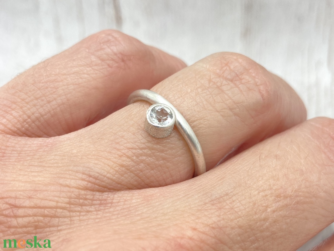 Ezüst gyűrű topázzal - ékszer - gyűrű - szoliter gyűrű - Meska.hu