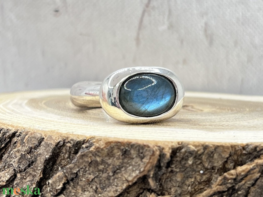 Ezüst gyűrű labradorittal - ékszer - gyűrű - szoliter gyűrű - Meska.hu