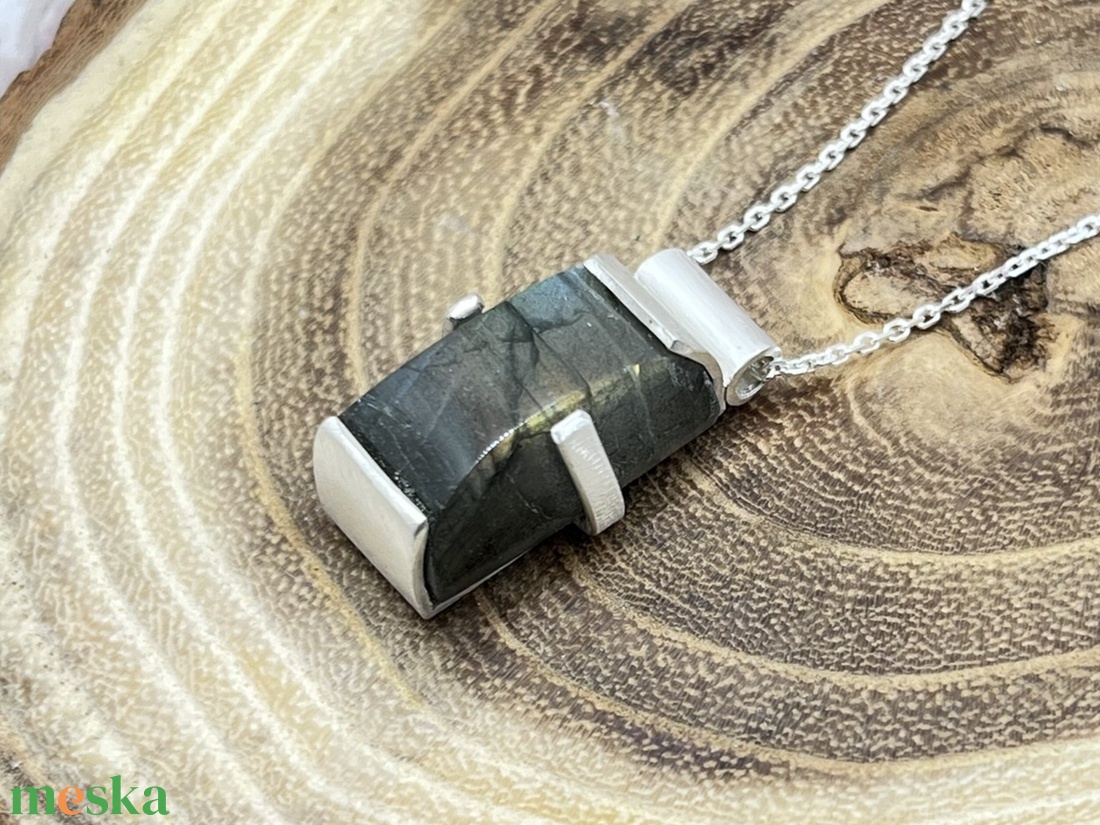 Labradorit ezüst nyaklánc - ékszer - nyaklánc - medál - Meska.hu