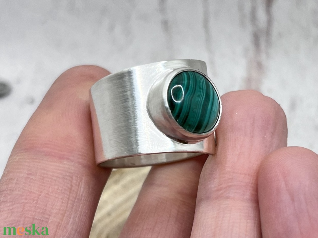 Malachit ezüst gyűrű  - ékszer - gyűrű - szoliter gyűrű - Meska.hu