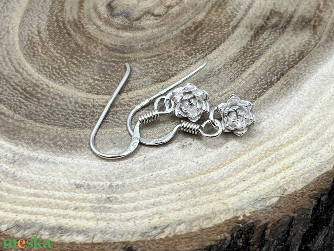 Kövirózsa ezüst fülbevaló - ékszer - fülbevaló - lógó fülbevaló - Meska.hu