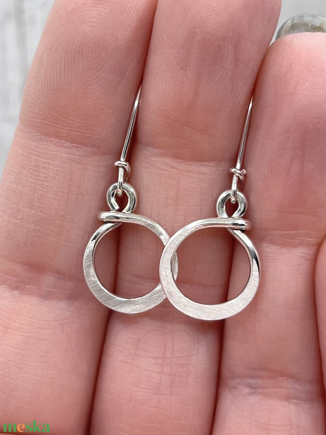 Ezüst hurok fülbevaló - ékszer - fülbevaló - lógó fülbevaló - Meska.hu