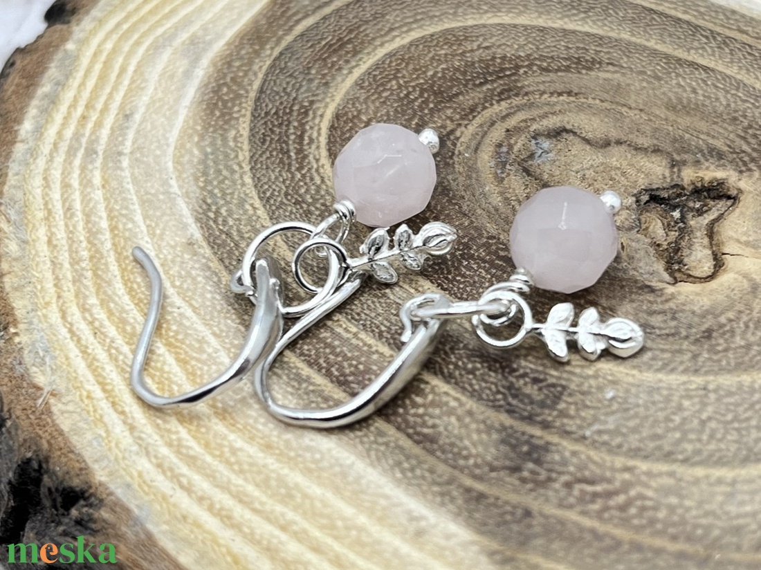 Rózsakvarc ezüst fülbevaló levélkével - ékszer - fülbevaló - lógó fülbevaló - Meska.hu