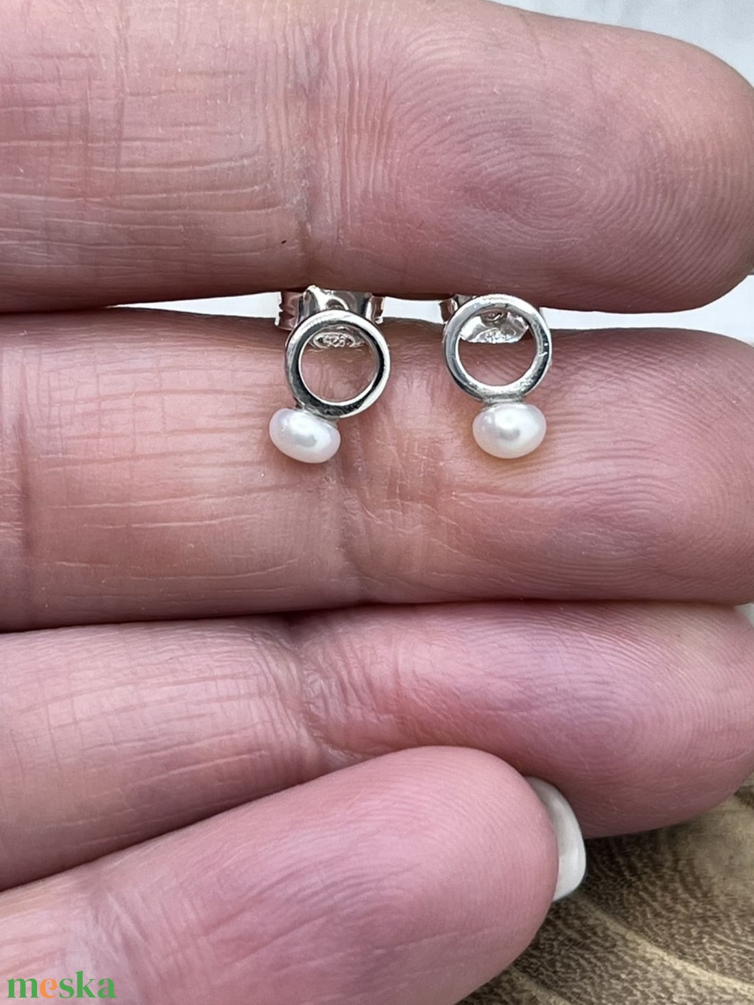 Gyöngyös ezüst bedugós fülbevaló - ékszer - fülbevaló - pötty fülbevaló - Meska.hu