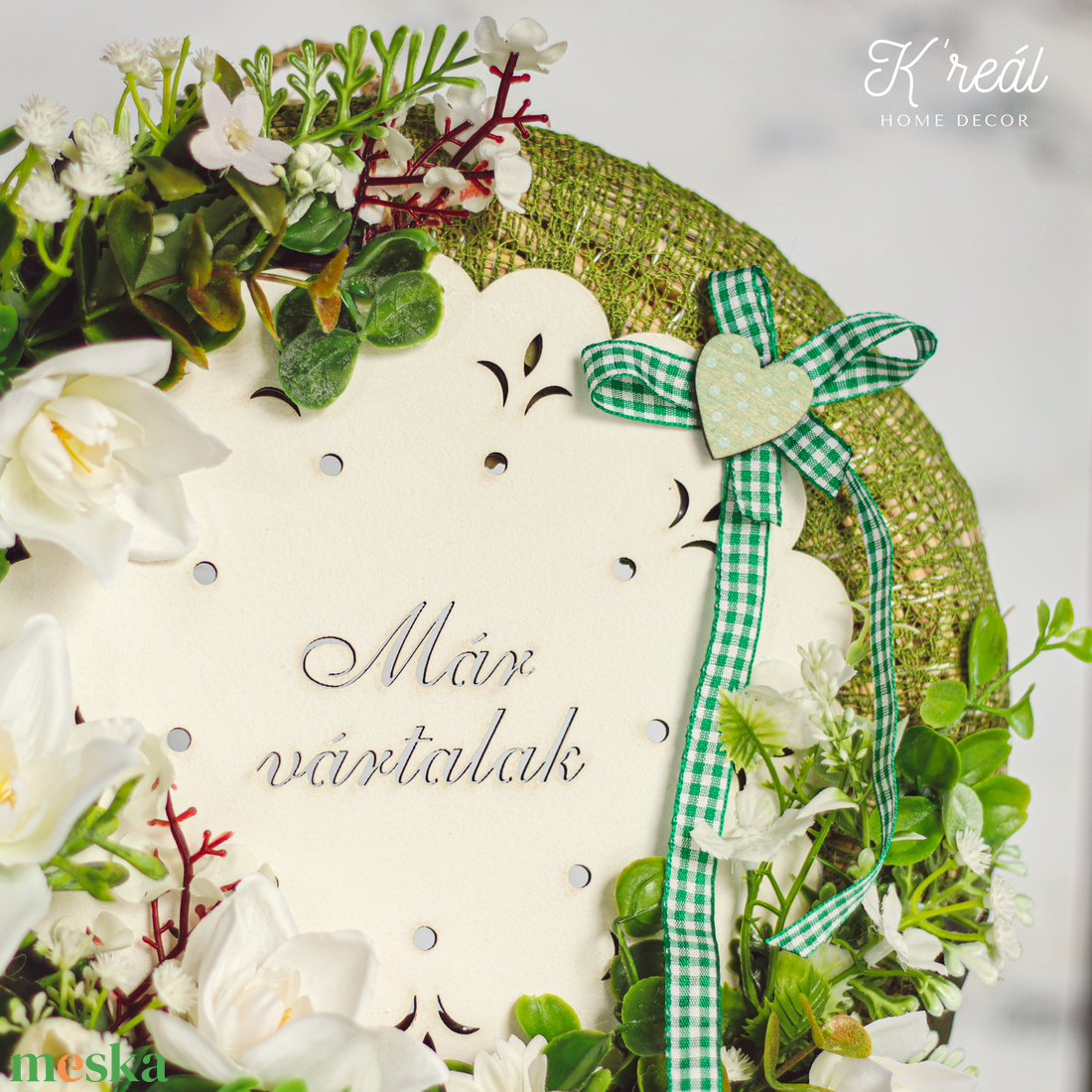 Üdezöld tavaszi virágos kopogtató - ajtódísz - otthon & életmód - dekoráció - ajtó- és ablak dekoráció - ajtódísz & kopogtató - Meska.hu