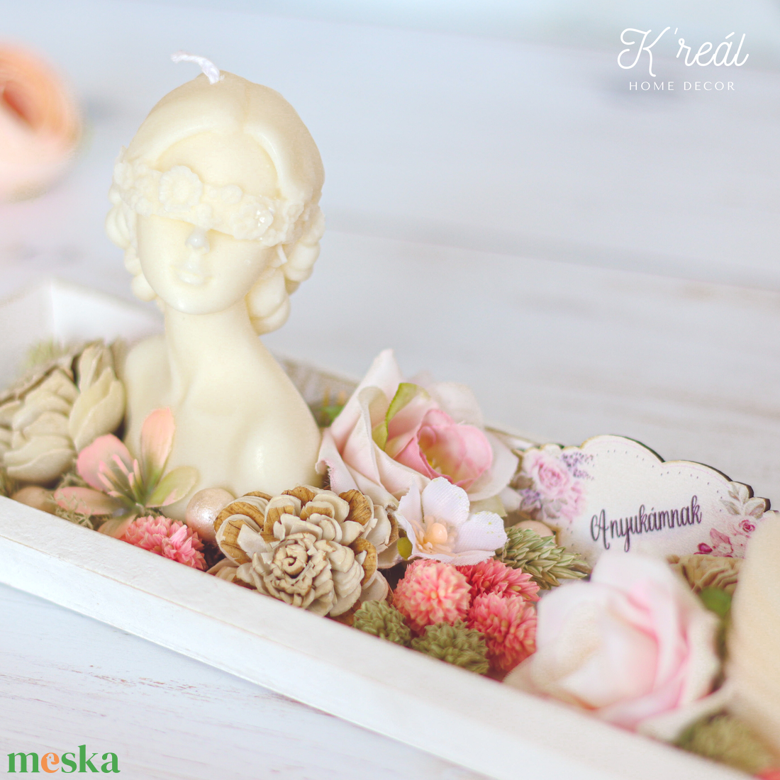 Anyák napi asztaldísz női arc szójagyertyával - otthon & életmód - virágdekoráció - virágdíszek - asztali virágdísz - Meska.hu