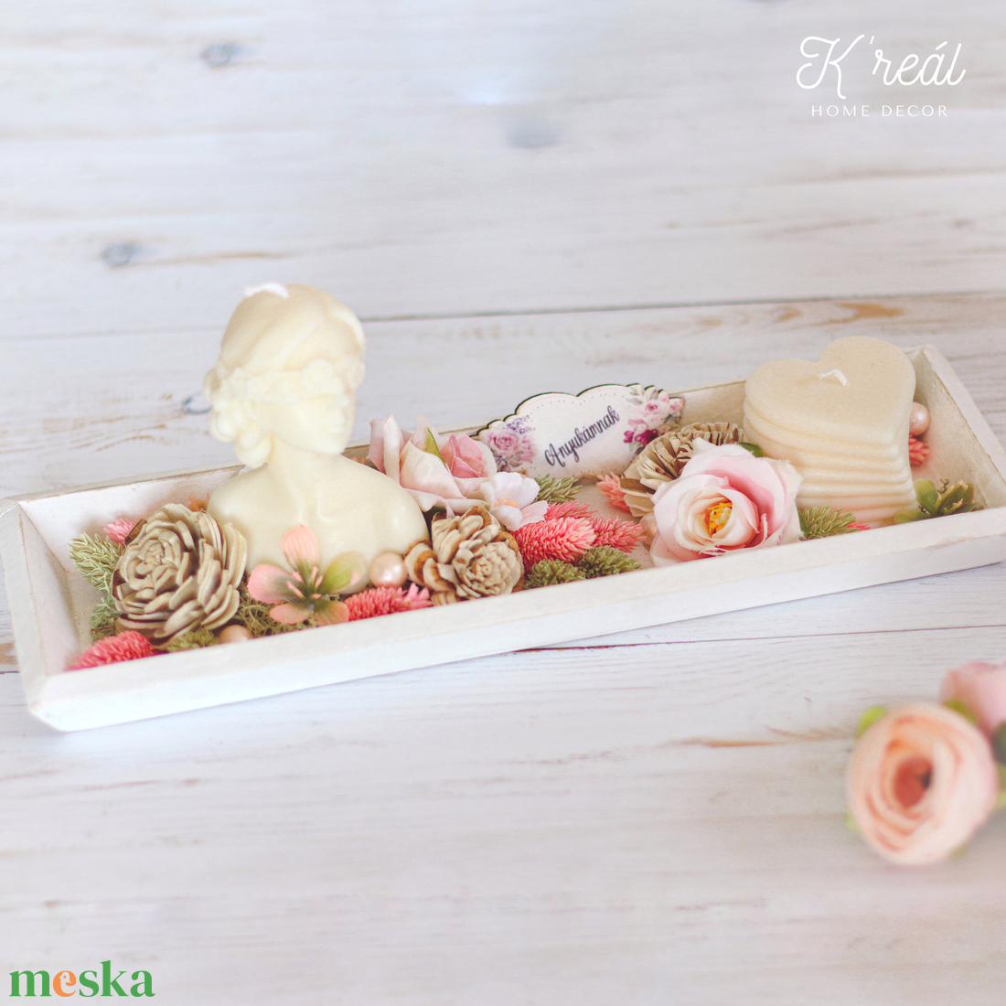 Anyák napi asztaldísz női arc szójagyertyával - otthon & életmód - virágdekoráció - virágdíszek - asztali virágdísz - Meska.hu