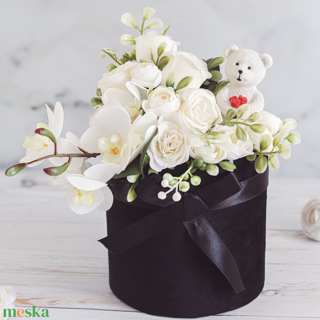 Macis virágbox rózsákkal és orchideáv - otthon & életmód - dekoráció - virágdísz és tartó - virágbox, virágdoboz - Meska.hu