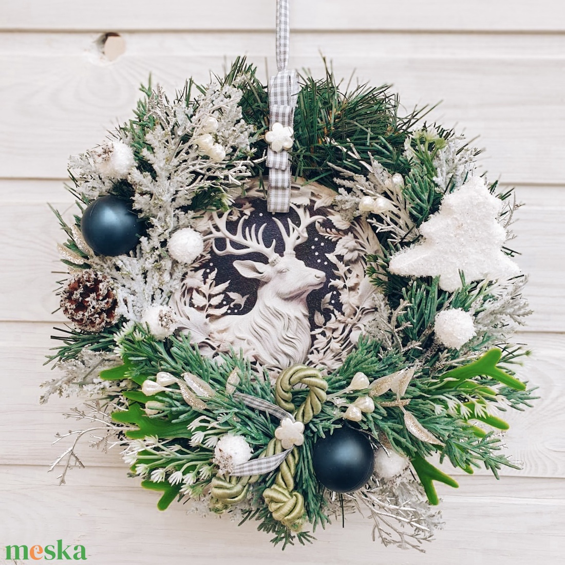 Szarvasos fenyőkoszorú - téli kopogtató - karácsony - karácsonyi lakásdekoráció - karácsonyi ajtódíszek - Meska.hu