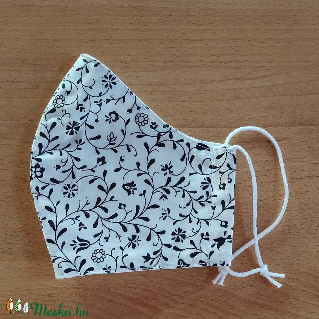 Akció! Textil szájmaszk - fehér alapon fekete virágmintás 1, - női és tini méretben - női - női - Meska.hu Akció! Textil szájmaszk - fehér alapon fekete virágmintás 1, - női és tini méretben - női - női - Meska.hu