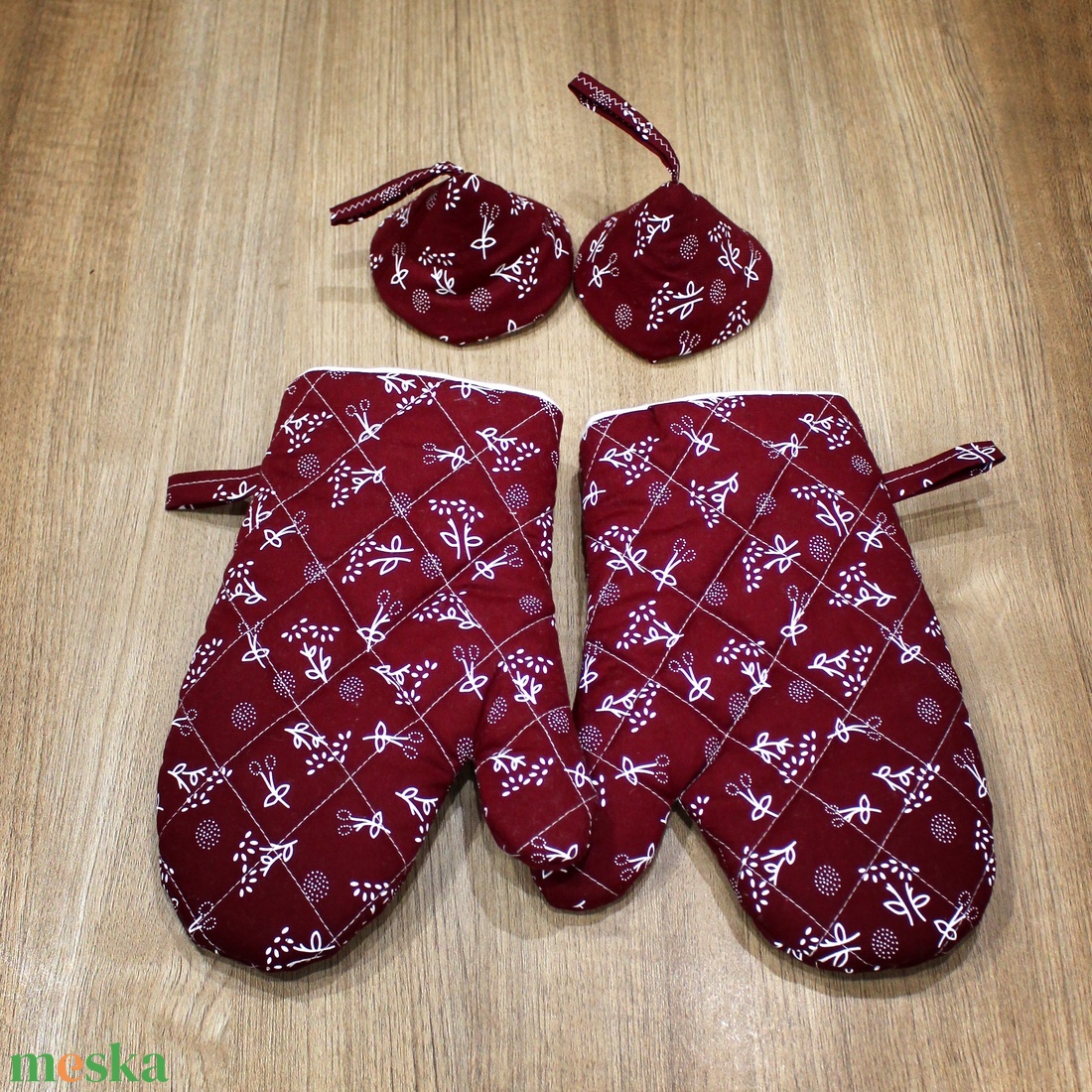 Bordó kékfestő jellegű edényfogó kesztyű és fedőfogó szett - otthon & életmód - konyhafelszerelés, tálalás - konyhai textil - edényfogó & edényfedő - Meska.hu Bordó kékfestő jellegű edényfogó kesztyű és fedőfogó szett - otthon & életmód - konyhafelszerelés, tálalás - konyhai textil - edényfogó & edényfedő - Meska.hu