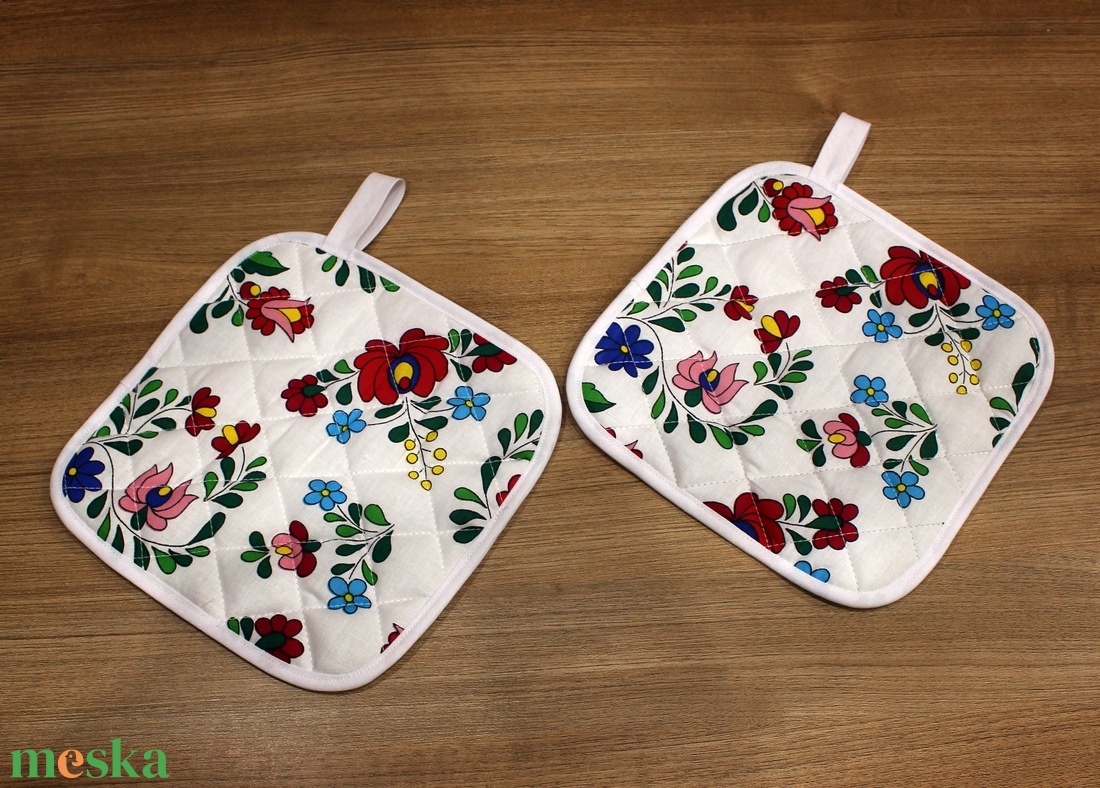 Négyzet alakú edényfogó - matyó mintás - otthon & életmód - konyhafelszerelés, tálalás - konyhai textil - edényfogó & edényfedő - Meska.hu Négyzet alakú edényfogó - matyó mintás - otthon & életmód - konyhafelszerelés, tálalás - konyhai textil - edényfogó & edényfedő - Meska.hu