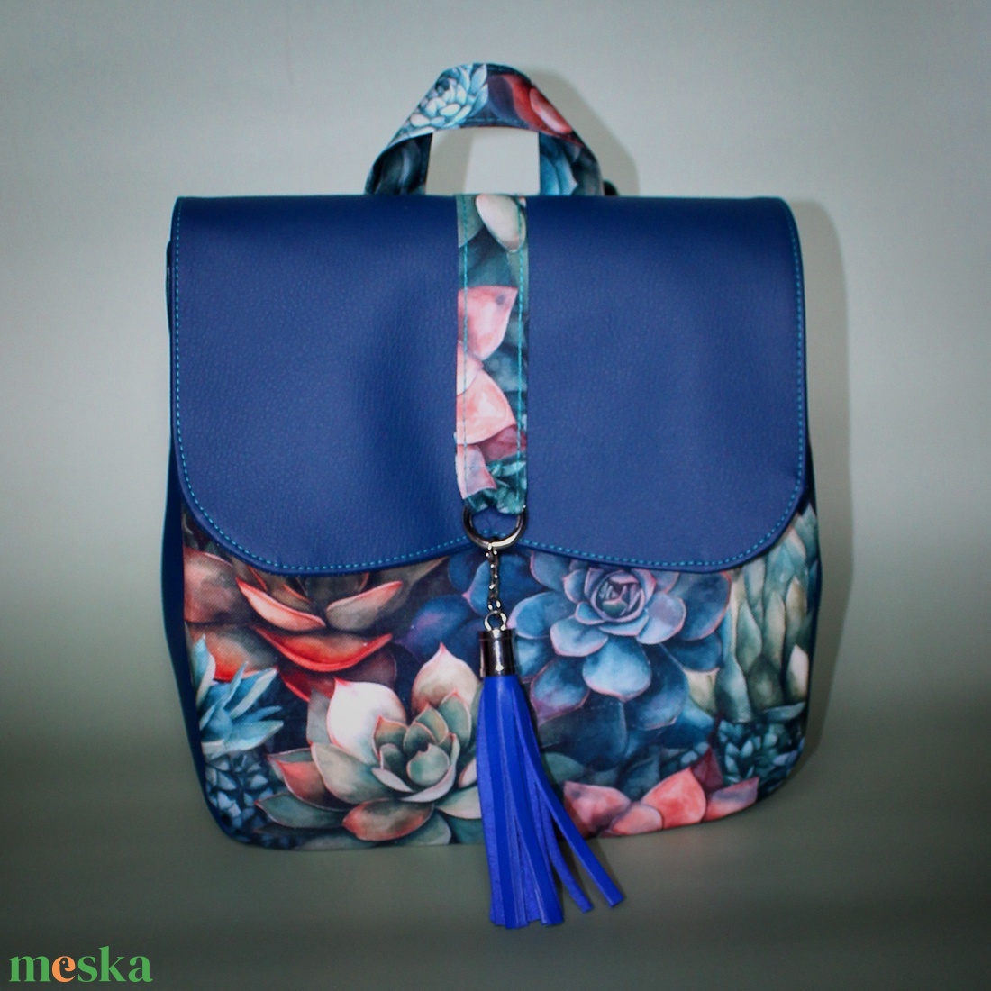 Nathalie hátizsák - kék műbőr/kövirózsák - táska & tok - hátizsák - kishátizsák - Meska.hu