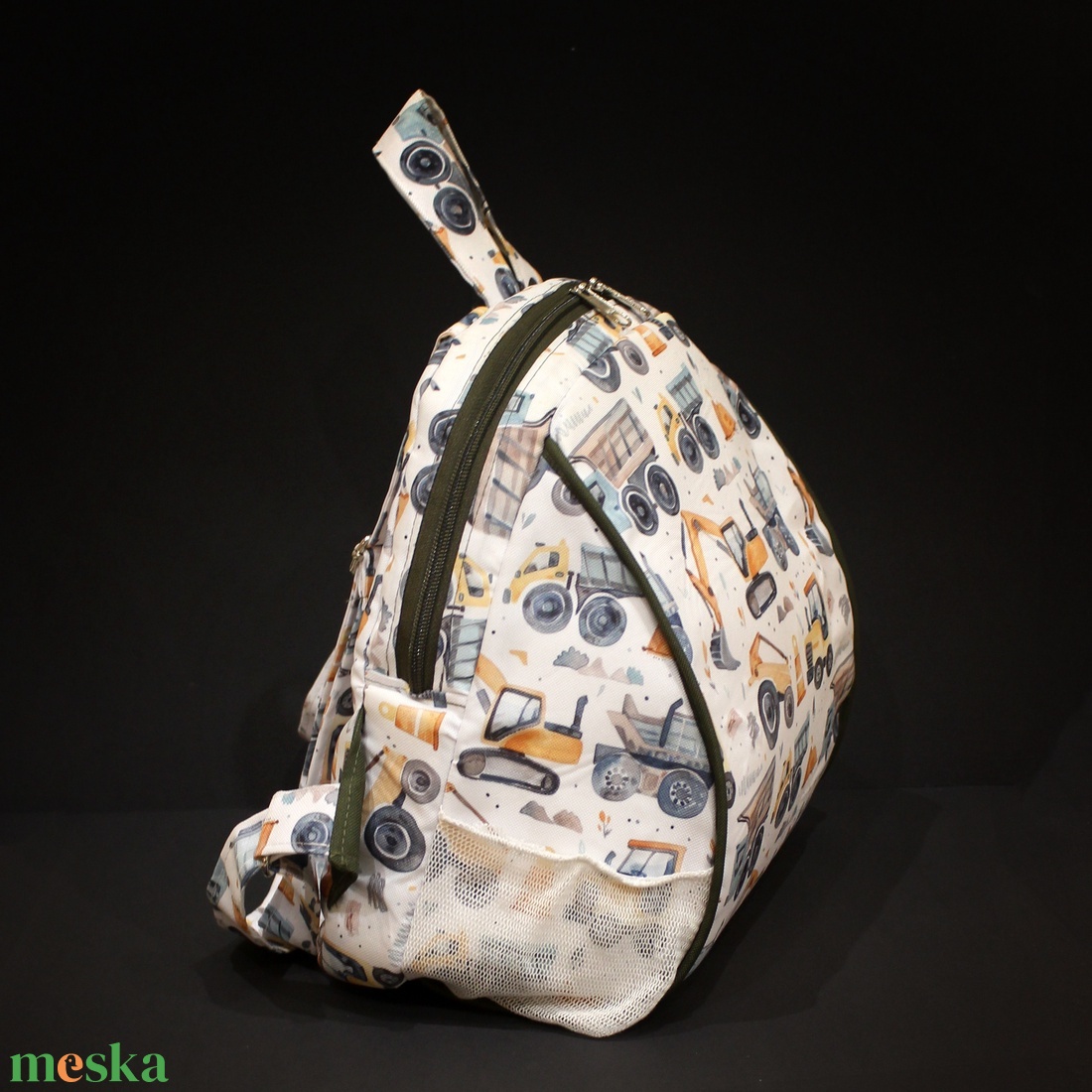 Teknős hátizsák munkagépes mintával - táska & tok - hátizsák - kishátizsák - Meska.hu