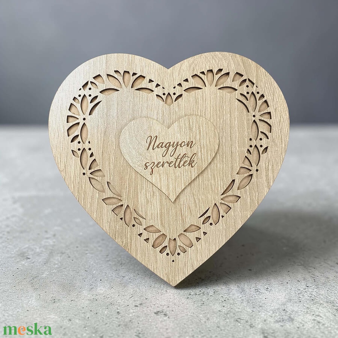 Egyedi gravírozott szív alakú doboz - esküvő - emlék & ajándék - doboz - Meska.hu