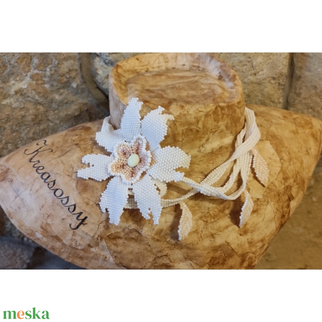 Fehér liliom nyakék  - ékszer - nyaklánc - cameo nyaklánc - Meska.hu
