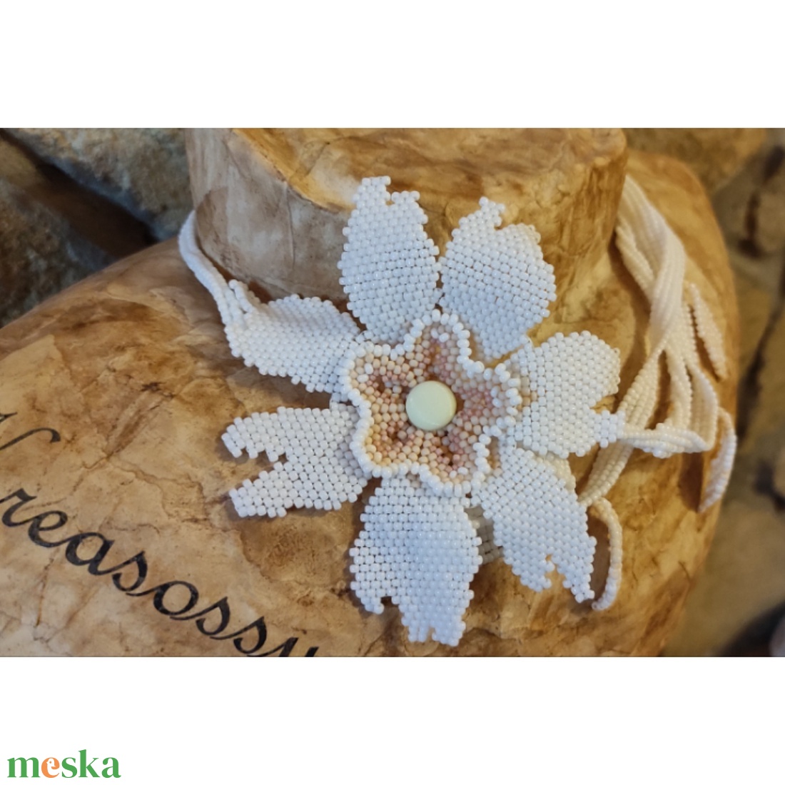 Fehér liliom nyakék  - ékszer - nyaklánc - cameo nyaklánc - Meska.hu