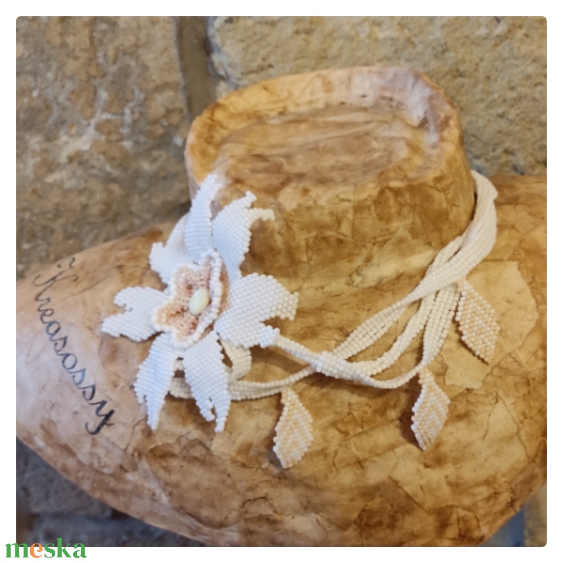 Fehér liliom nyakék  - ékszer - nyaklánc - cameo nyaklánc - Meska.hu