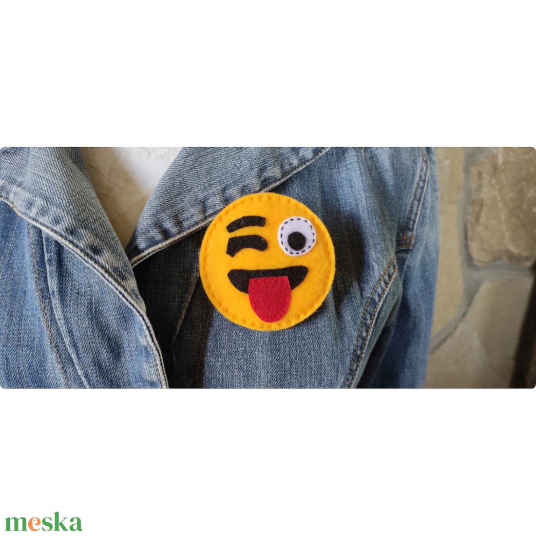 Kacsintó smiley kitűző - ékszer - kitűző és bross - Meska.hu