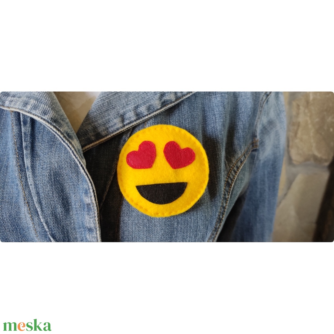 Szívecske szemű smiley kitűző - ékszer - kitűző és bross - Meska.hu Szívecske szemű smiley kitűző - ékszer - kitűző és bross - Meska.hu