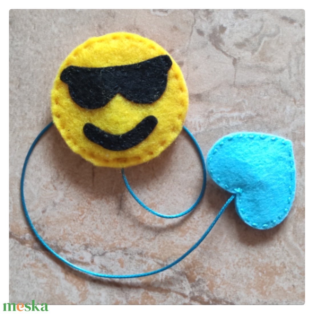 Napszemüveges smiley könyvjelző - könyv & zene - könyvjelző - Meska.hu Napszemüveges smiley könyvjelző - könyv & zene - könyvjelző - Meska.hu