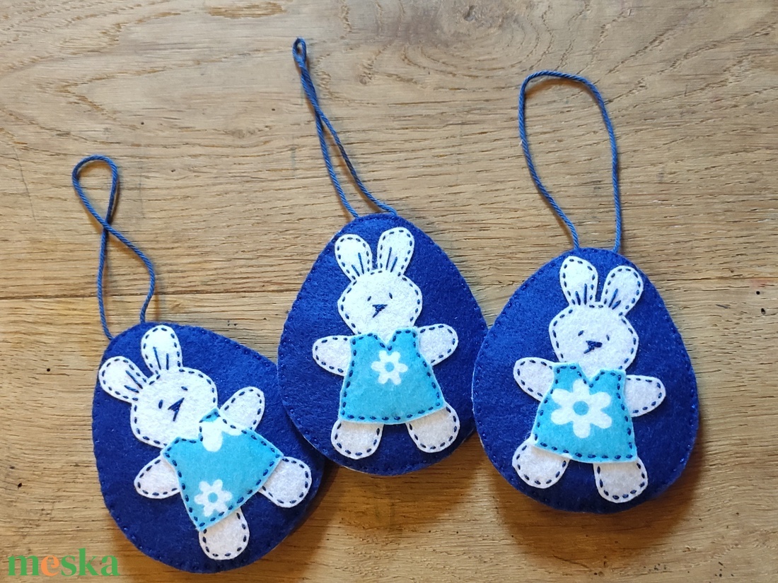 Húsvéti nyuszi tojásfadísz - virágos ruhás nyuszik - otthon & életmód - dekoráció - fali és függő dekoráció - függődísz - Meska.hu