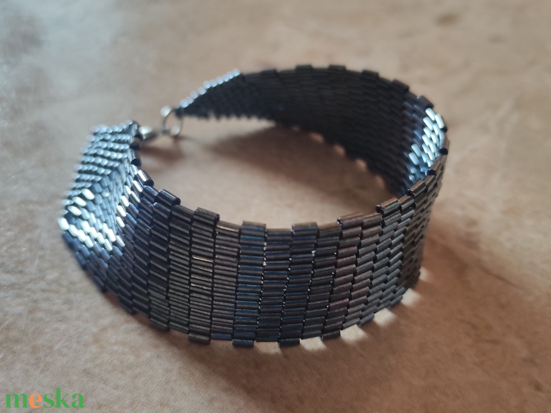 Hematit karkötő  - ékszer - karkötő - gyöngyös karkötő - Meska.hu