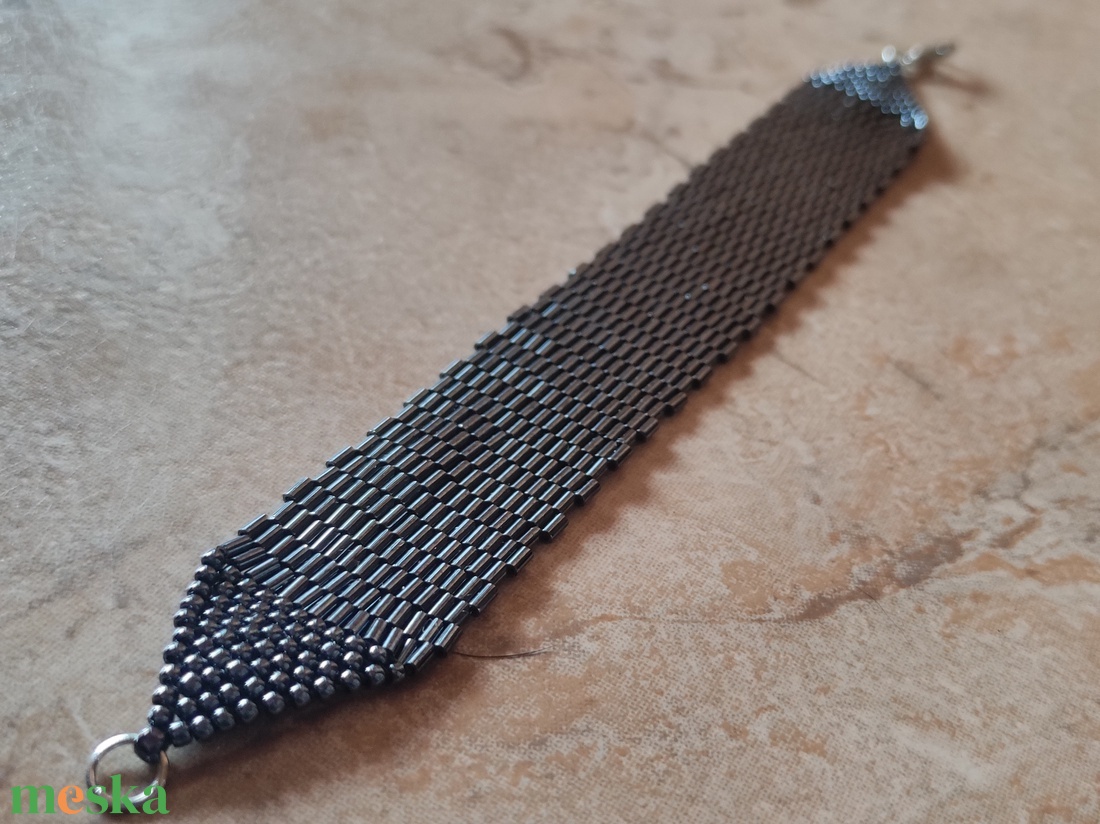 Hematit karkötő  - ékszer - karkötő - gyöngyös karkötő - Meska.hu