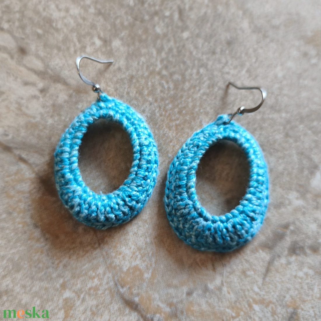 Horgolt ovális türkiz fülbevaló  - ékszer - fülbevaló - lógó fülbevaló - Meska.hu