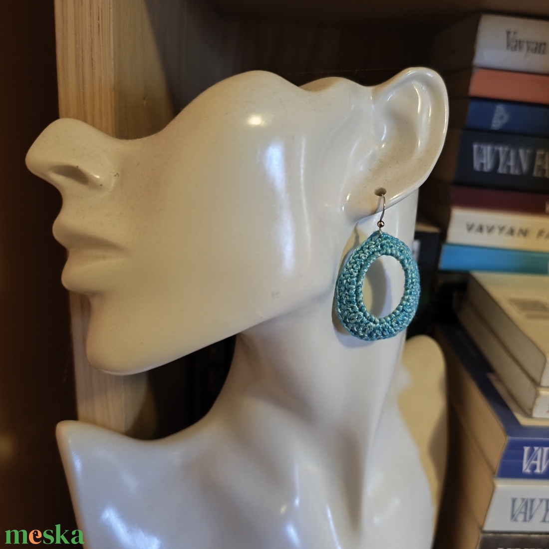 Horgolt ovális türkiz fülbevaló  - ékszer - fülbevaló - lógó fülbevaló - Meska.hu