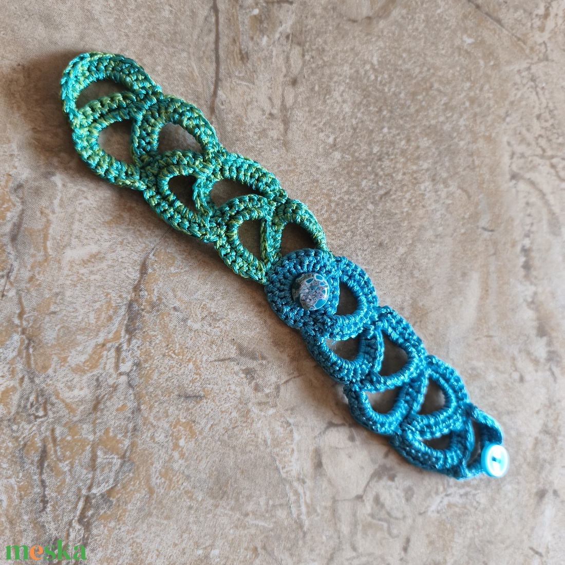 Türkiz-zöld horgolt karkötő - ékszer - karkötő - széles karkötő - Meska.hu