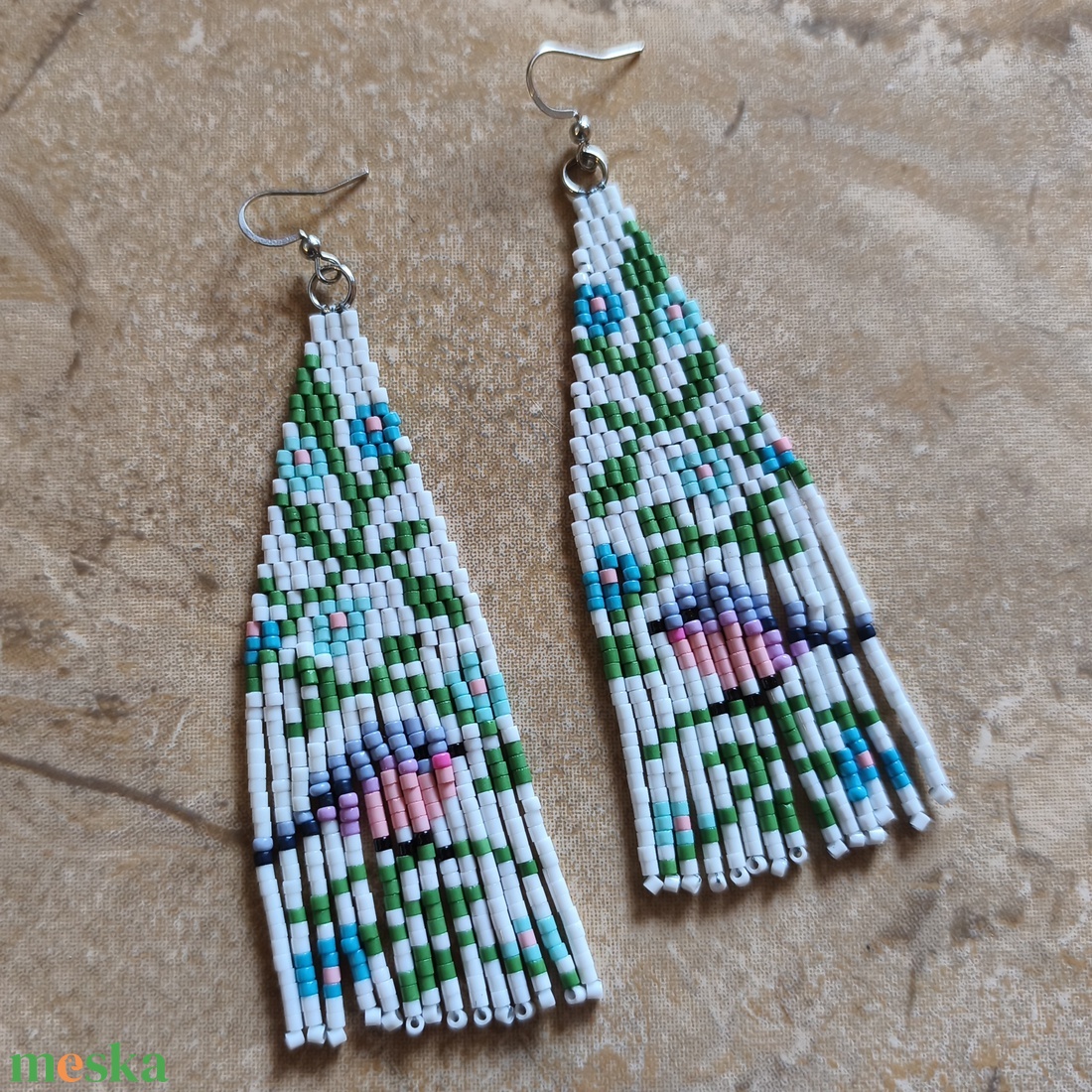 Tavaszi virágok kismadárral fülbevaló (103) - ékszer - fülbevaló - lógó fülbevaló - Meska.hu