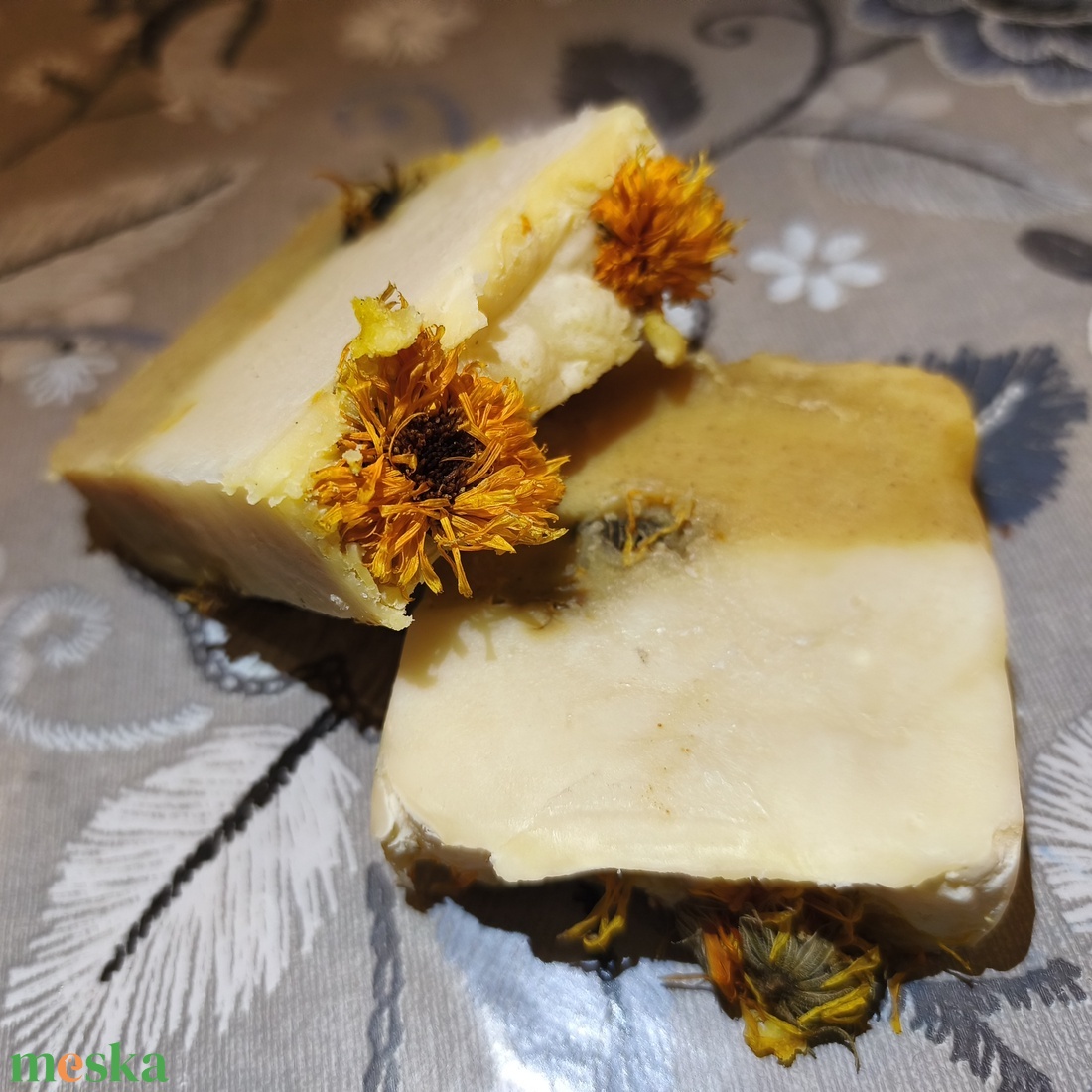 Körömvirágos kézműves szappan - szépségápolás - szappan & fürdés - kézműves szappan - Meska.hu