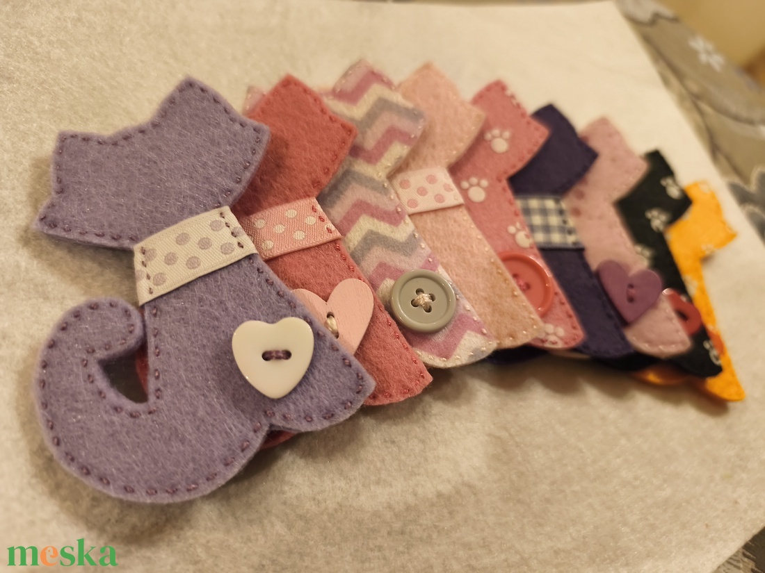 Cica kitűző (57) - ékszer - kitűző és bross - Meska.hu