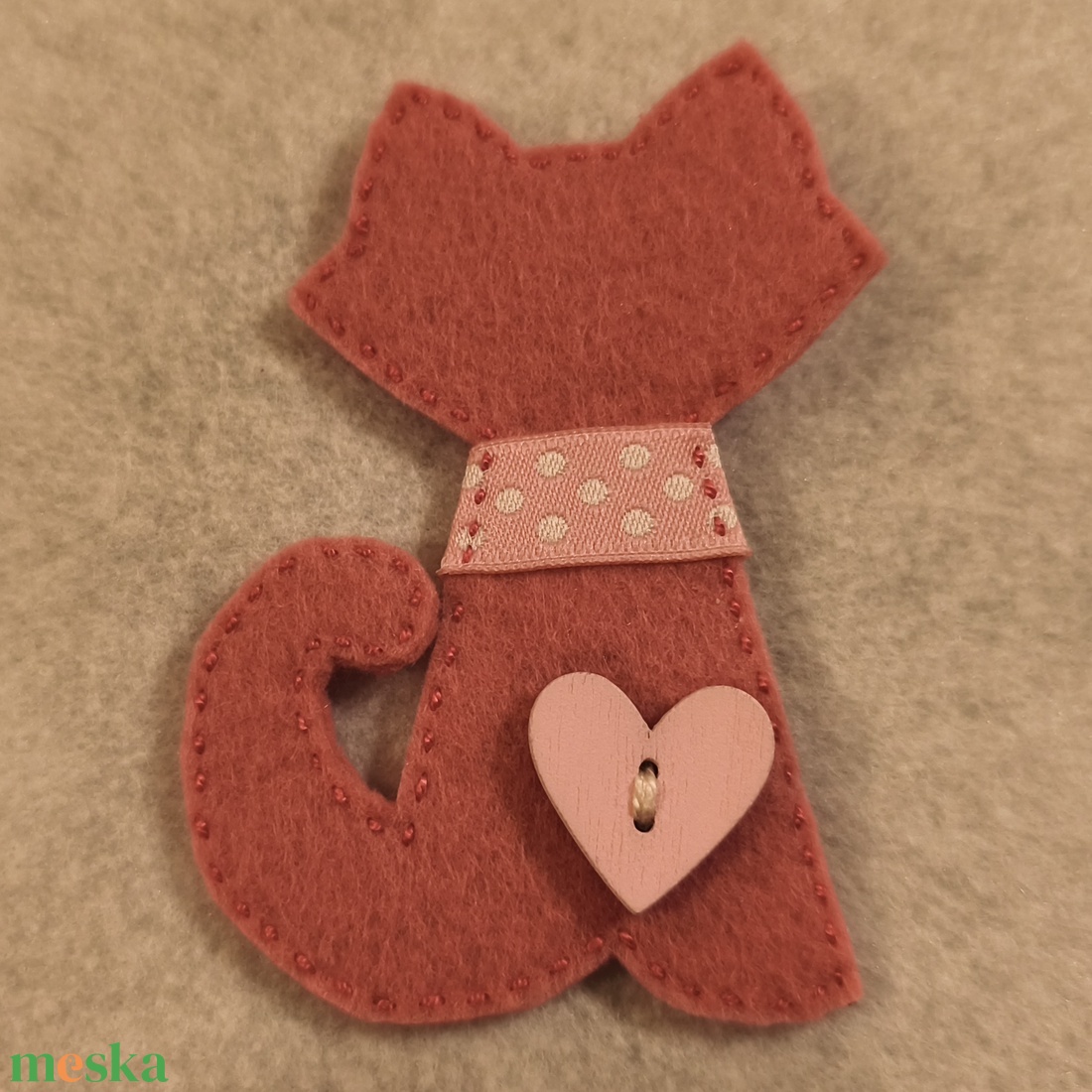 Cica kitűző (56) - ékszer - kitűző és bross - Meska.hu