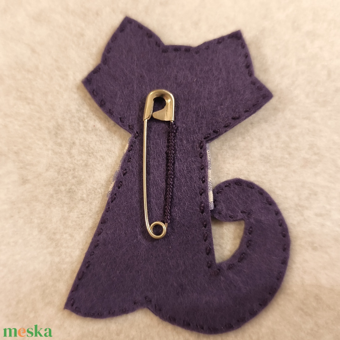 Cica kitűző (58) - ékszer - kitűző és bross - Meska.hu