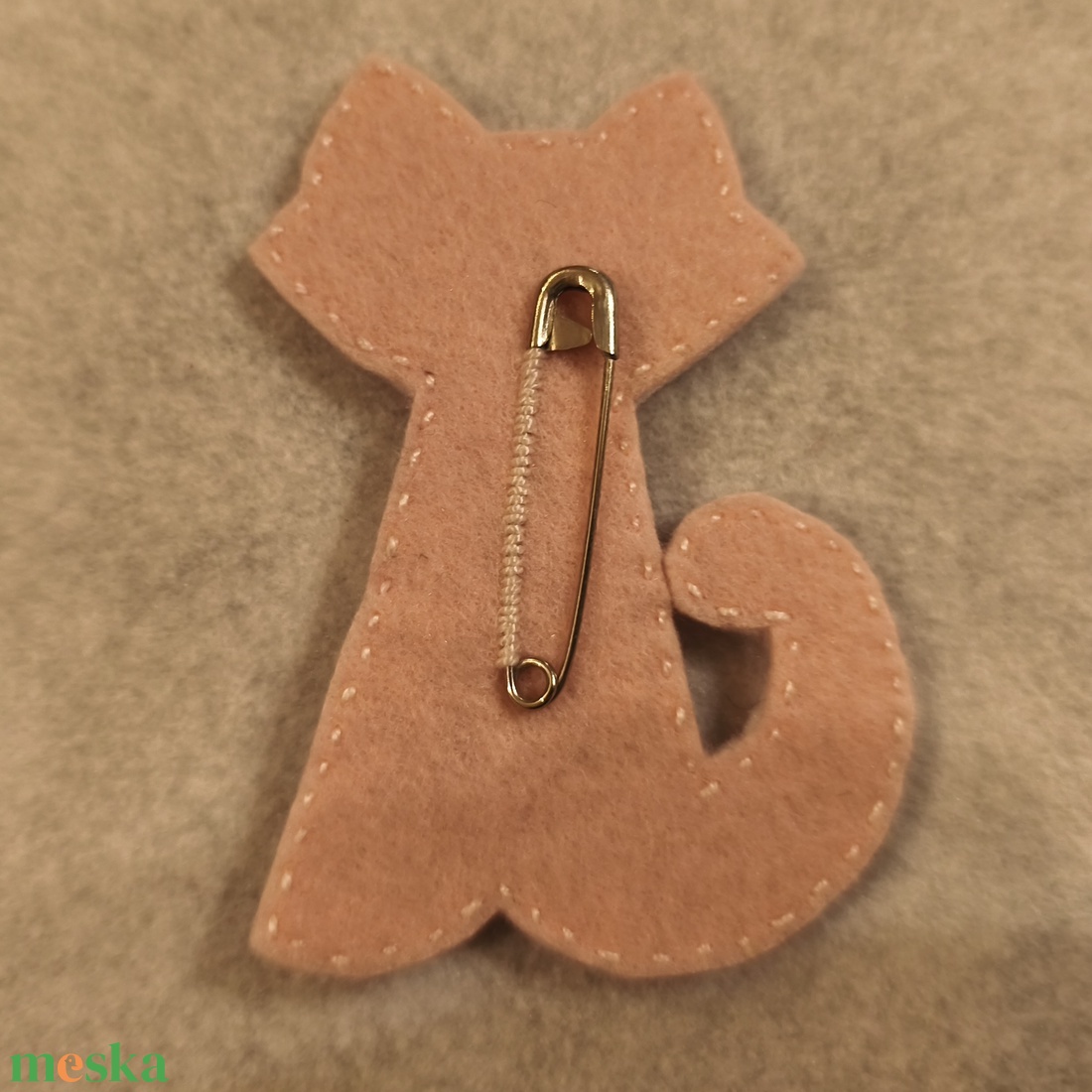 Cica kitűző (59) - ékszer - kitűző és bross - Meska.hu