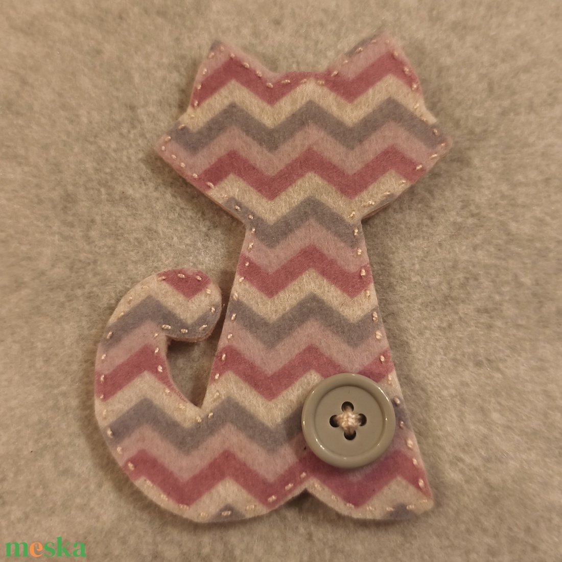 Cica kitűző (60) - ékszer - kitűző és bross - Meska.hu