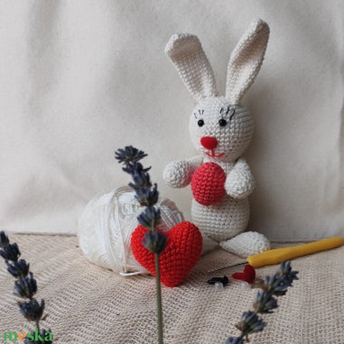 Fehér nyuszis amigurumi horgoló készlet  - diy (csináld magad) - szabásminta, útmutató - horgolási minta - Meska.hu