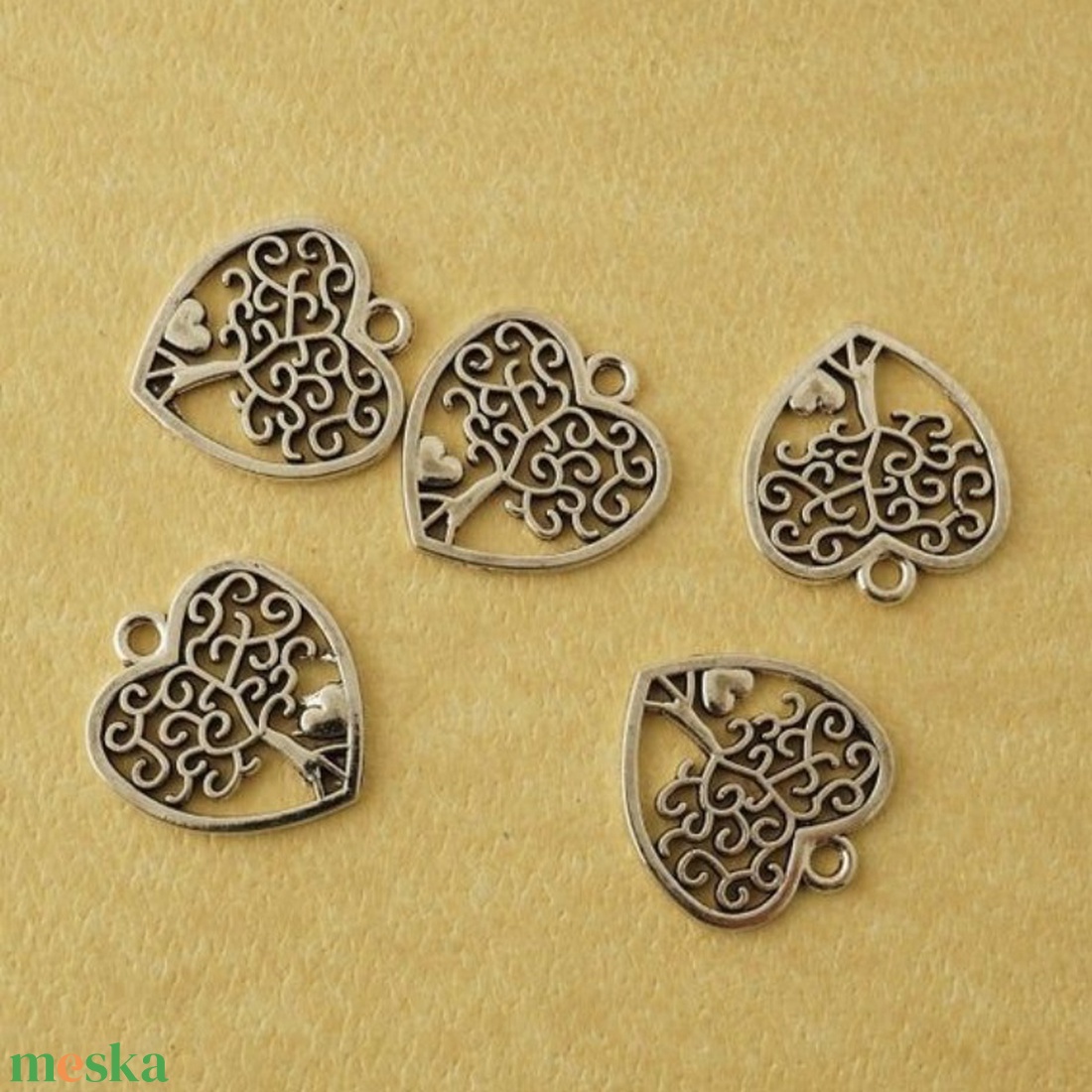 Antik bronz szív medál 1.7 x 1.8 cm - kellékek & szerszámok - gyöngyfűzés kellékek - figurális gyöngyök - Meska.hu Antik bronz szív medál 1.7 x 1.8 cm - kellékek & szerszámok - gyöngyfűzés kellékek - figurális gyöngyök - Meska.hu
