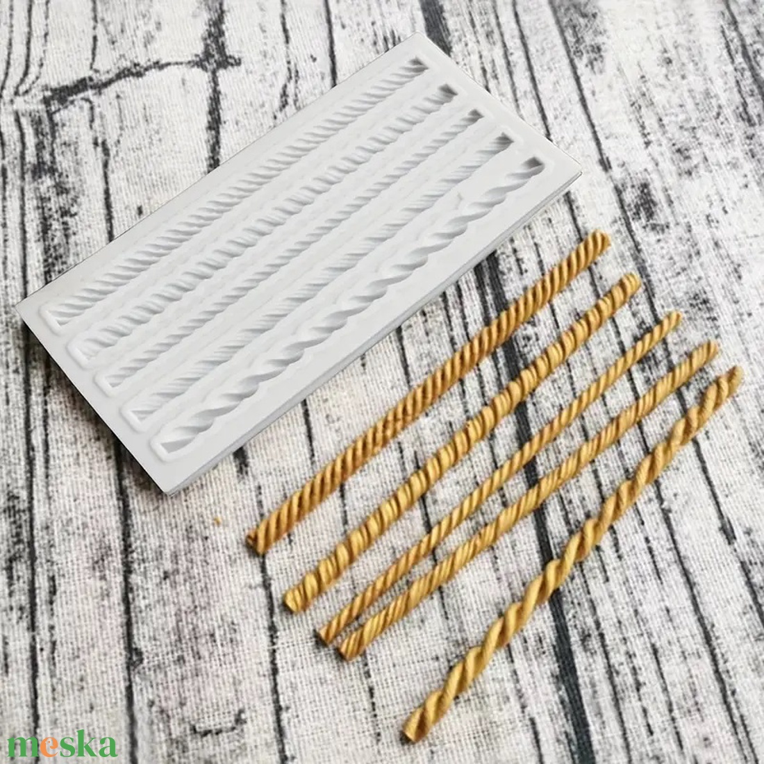 Szilikon forma fonal 13 x 6 cm - kellékek & szerszámok - vegyes alapanyag - szilikon öntőforma - Meska.hu Szilikon forma fonal 13 x 6 cm - kellékek & szerszámok - vegyes alapanyag - szilikon öntőforma - Meska.hu