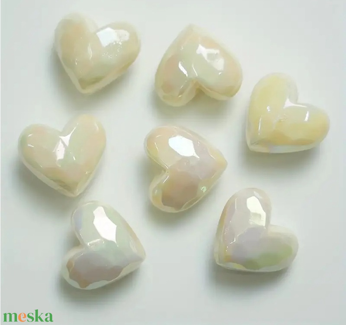 Csiszolt szív alakú gyöngy 17 x 19 mm - krém - kellékek & szerszámok - gyöngyfűzés kellékek - műanyag gyöngy - Meska.hu Csiszolt szív alakú gyöngy 17 x 19 mm - krém - kellékek & szerszámok - gyöngyfűzés kellékek - műanyag gyöngy - Meska.hu