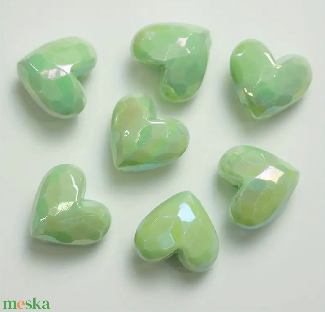Csiszolt szív alakú gyöngy 17 x 19 mm - zöld - kellékek & szerszámok - gyöngyfűzés kellékek - műanyag gyöngy - Meska.hu Csiszolt szív alakú gyöngy 17 x 19 mm - zöld - kellékek & szerszámok - gyöngyfűzés kellékek - műanyag gyöngy - Meska.hu