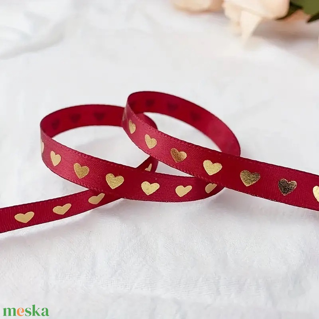 Szatén szalag arany szív mintával 1 cm - piros - kellékek & szerszámok - rövidáru - szalag, pánt - szatén szalag - Meska.hu Szatén szalag arany szív mintával 1 cm - piros - kellékek & szerszámok - rövidáru - szalag, pánt - szatén szalag - Meska.hu