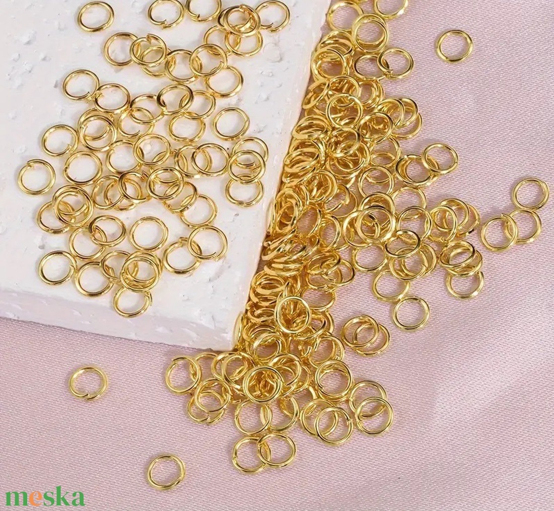 Fém karika arany 5 mm - arany - kellékek & szerszámok - gyöngyfűzés kellékek - egyéb alkatrész - Meska.hu Fém karika arany 5 mm - arany - kellékek & szerszámok - gyöngyfűzés kellékek - egyéb alkatrész - Meska.hu