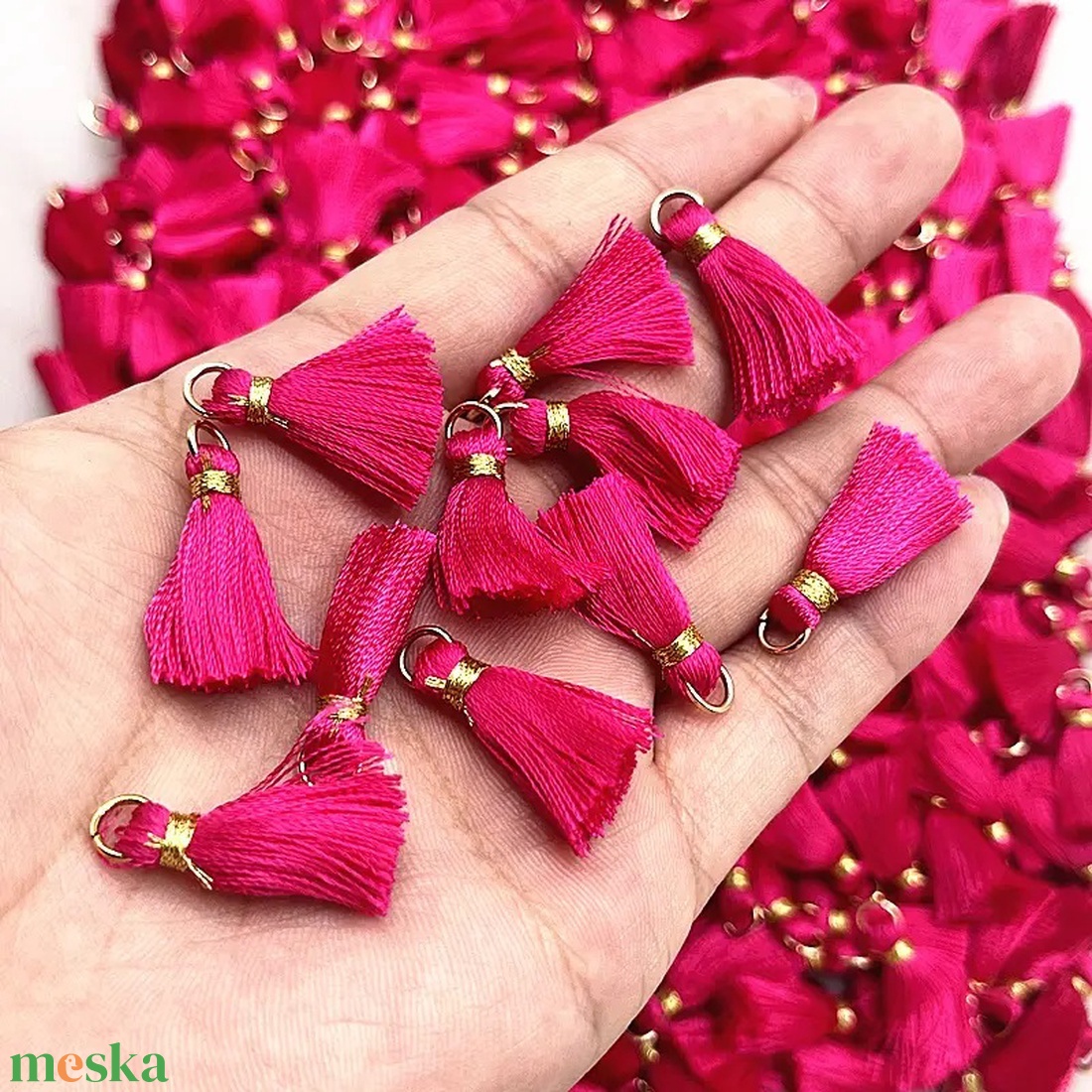 Bojt 2 cm - pink - kellékek & szerszámok - méteráru - dekorációs alapanyag - Meska.hu Bojt 2 cm - pink - kellékek & szerszámok - méteráru - dekorációs alapanyag - Meska.hu